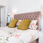 No 8 Metropole Towers, Stunning Sea Views!