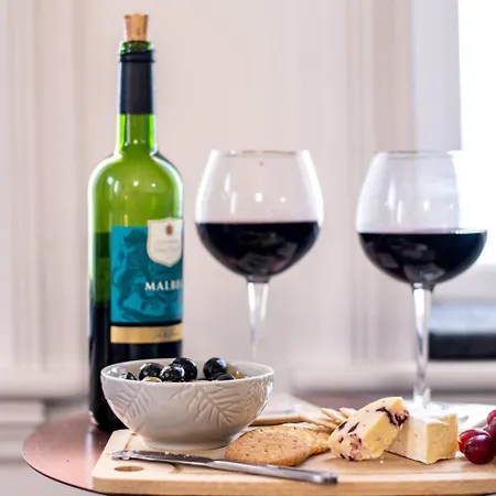 No 8 Metropole Towers, Stunning Sea Views! Appartamento *