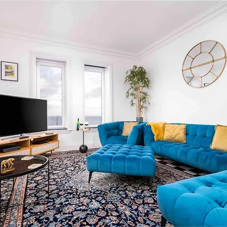 Apartment No 8 Metropole Towers, Stunning Sea Views!