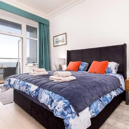 Apartment No 8 Metropole Towers, Stunning Sea Views! Whitby