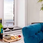 Apartamento No 8 Metropole Towers, Stunning Sea Views! Whitby